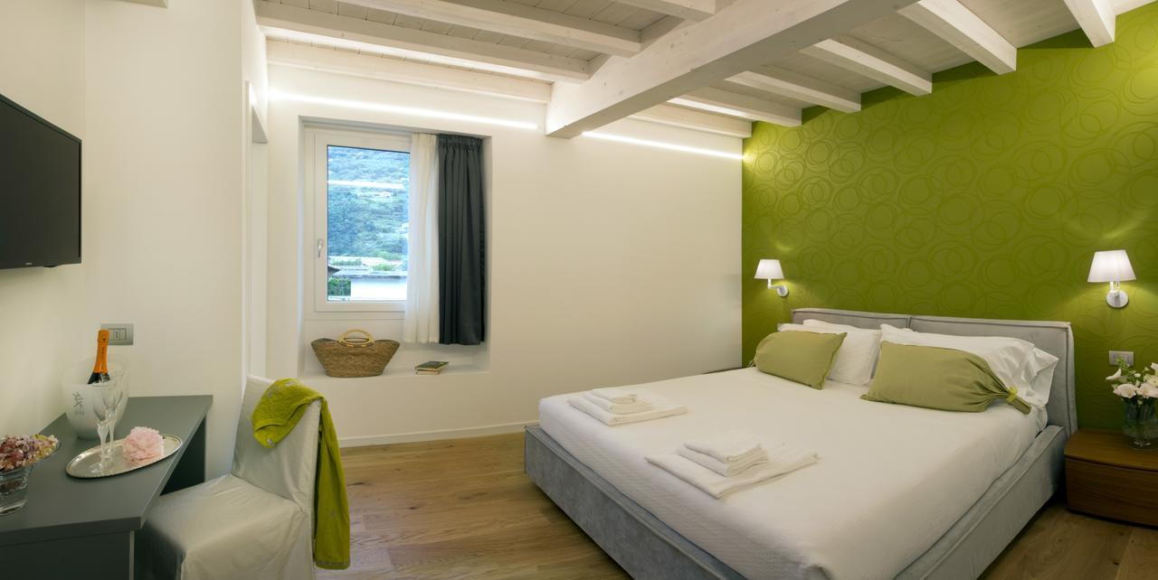 Manzoni 124 Bed&Relax Bed & Breakfast Esine Екстериор снимка
